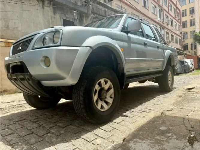 Mitsubishi L200 Sport HPE 2.5 4X4 CD DTI Dies. Mec. 2004