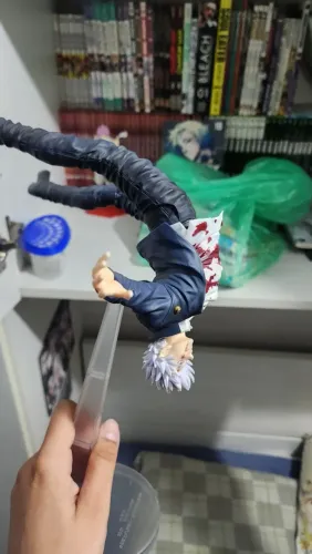 Action figure satoru gojo SEGA
