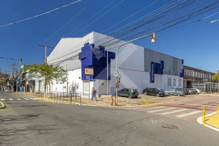 Pavilhão de 1400m2 para locação no bairro São Geraldo