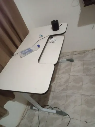 VENDO ESCRIVANINHA, ESTA NOVA, POUCO USADA. WhatsApp *33