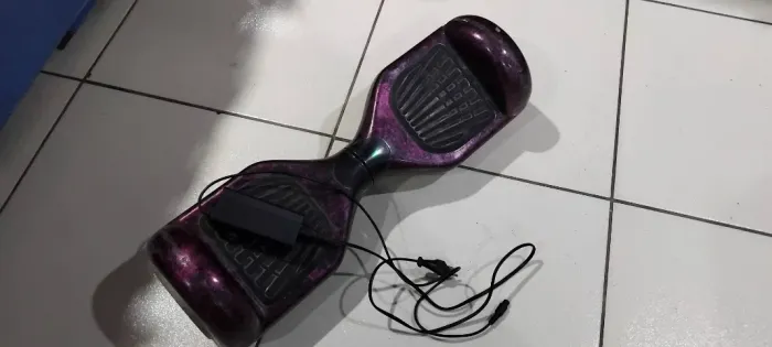 Skate elétrico HOVERBOARD DESAPEGANDO