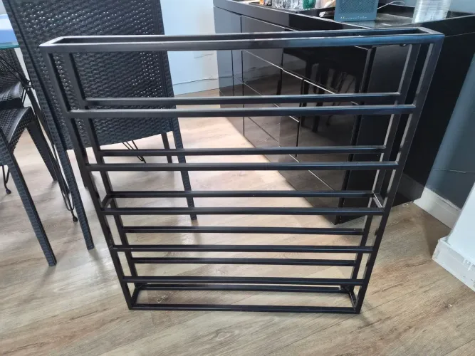 Adega de Parede Estilo Industrial 