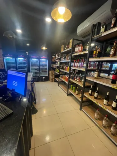 PONTO COMERCIAL - DEPÓSITO DE BEBIDAS/BAR