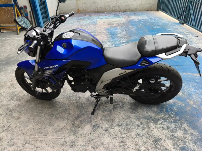 Vendo / Troco Fz25
