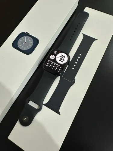 Apple Watch Series 8 GPS - 45 mm, caixa e pulseira meia-noite de alumínio