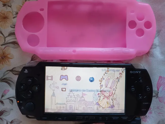 PSP 2000 + Capa + Carregador original