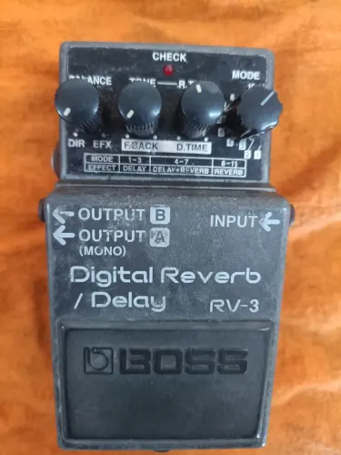Boss RV-3