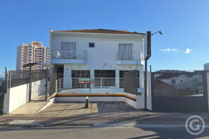 Excelente loja para alugar em Barreiros, São José