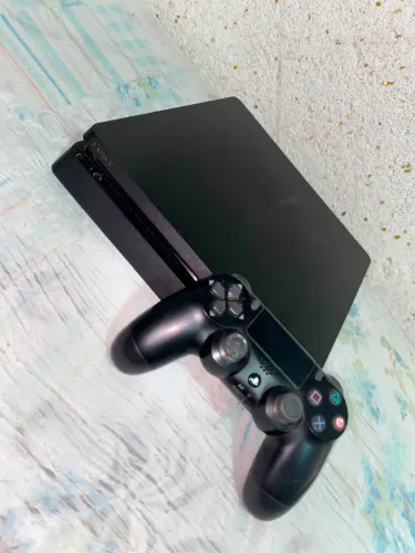 playstation4, acompanhado com jogos e controle