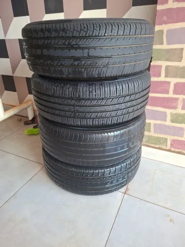 Pneus 225 55 18