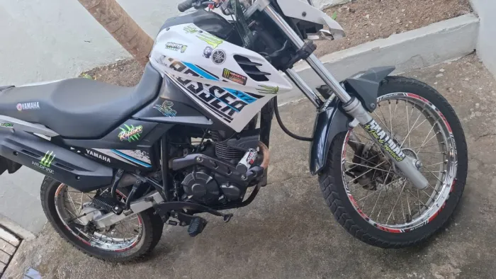 Vendo uma moto Yamaha crosser 2018
