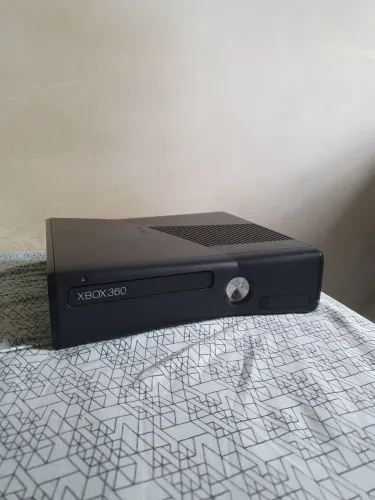 Xbox 360 Slim Desbloqueado + 2 Controles + Cabo Hdmi (Usado)