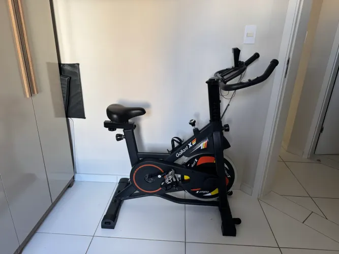 Bicicleta ergométrica semi nova