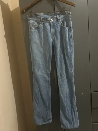 Calça jeans levis feminina