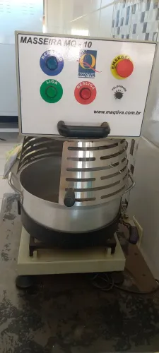 Masseira industrial, modelo planetária de 10kg da marca maqtiva