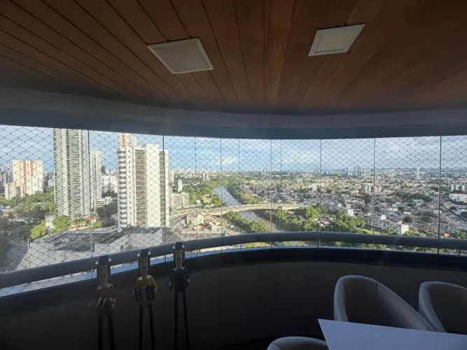 Imóvel com 245m², 4 quartos, 4 vagas, em Apipucos - Recife - PE
