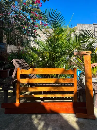 Vendo Cama de Madeira Angelim Pedra