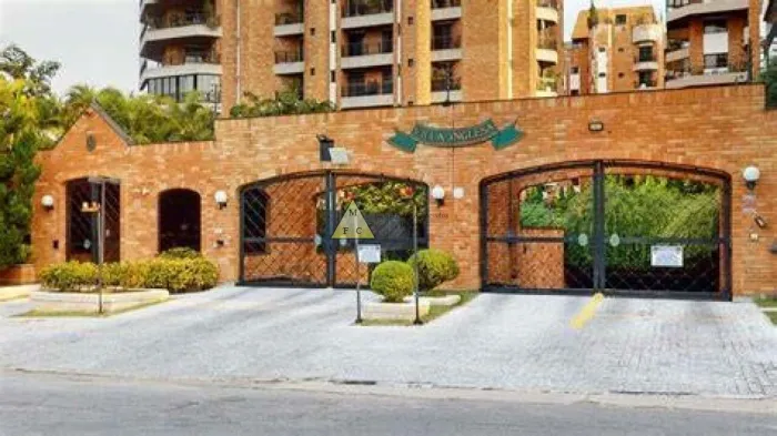 APARTAMENTO PARA LOCAÇÃO 310 METROS MOBILIADO 4 SUITES ESCRITORIO 5 GARAGENS AR CONDICIONA