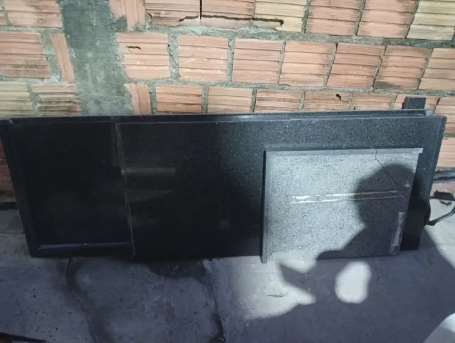 Vendo uma pedra de mármore