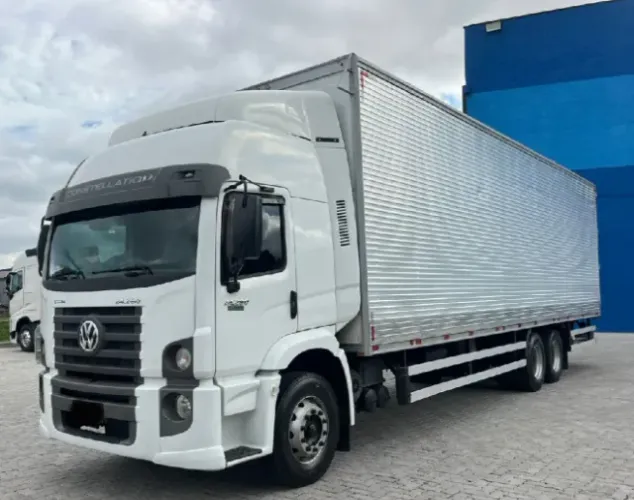 vw 24280 6x2 ano 2022 com bau