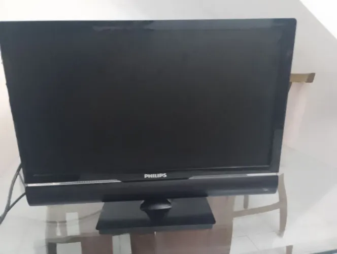 TV Monitor Philips LED 27 polegadas - HDMI e VGA - Perfeito Estado