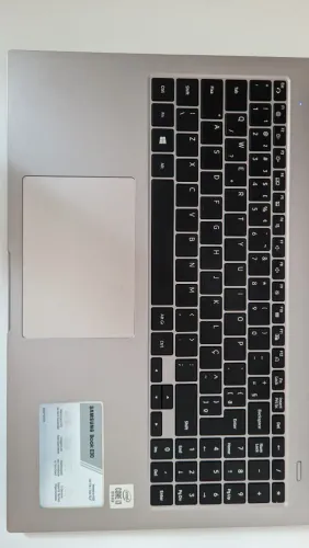 Vendo Notebook semi novo em perfeito estado. Promoção!!