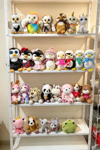 Lote com 4 pelúcias diversos modelos.