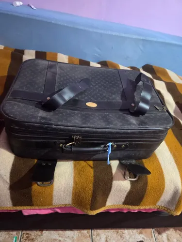 Mala de viagem antiga. PRIMICIA. estilo Vintage. Para quem gosta de relíquias..