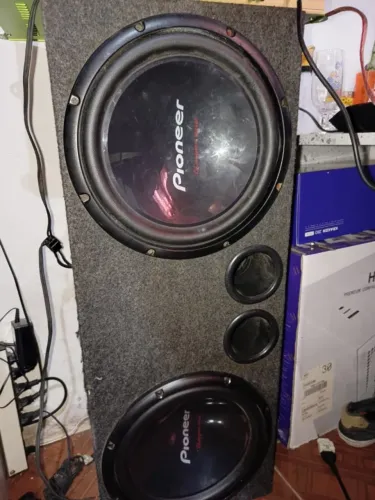 Caixa de Som automotivo, como fonte para usar em casa.