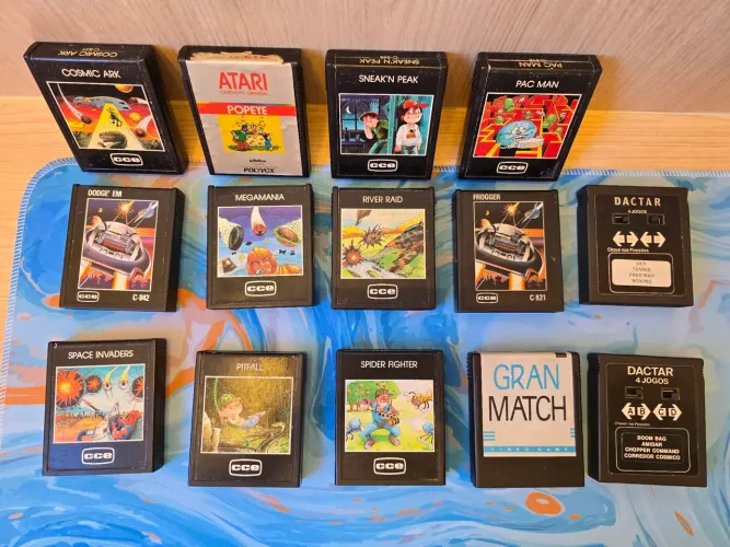 Atari 2600 + 14 cartuchos de jogos raros