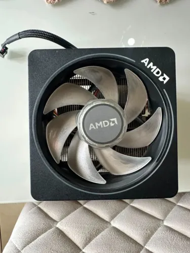 Cooler para Processador AMD Wraith Prism RGB