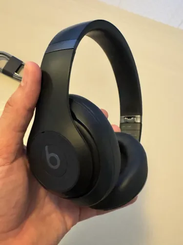 Fone de ouvido sem fio Beats Studio Pro ? Preto