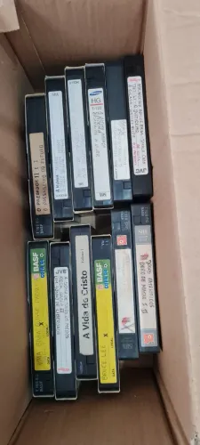 Fitas VHS com gravações de filmes incríveis, clássicos. oportunidade