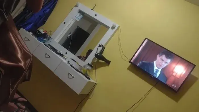 Bancada para salão de barbeiro e cabeleireira. *1 só chamar no precinho!