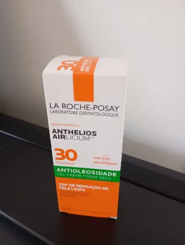 Protetor Solar Anthelios Airlicium Novo - Fps 30 La Roche 40g Antioliosidade Antioxidante