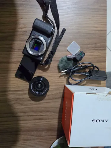 Câmera Sony ZVE-10
