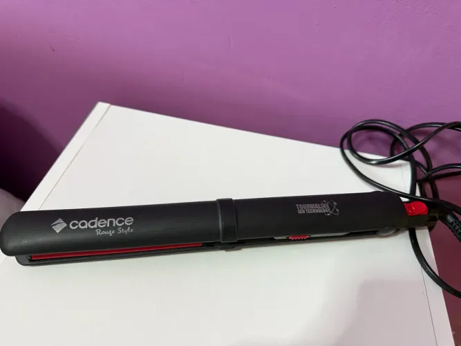 Prancha Alisadora Cadence Rouge Style - Bivolt - Perfeito Estado