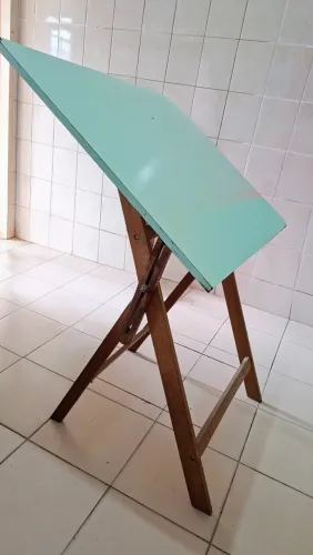 Prancheta de desenho - Tampa com formica + Suporte regulável