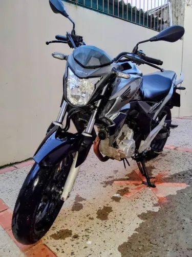 Honda CB Twister 250 Preta 2019 - R$16.500