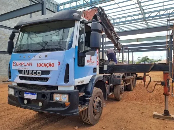 CAMINHÃO MUNKC IVECO