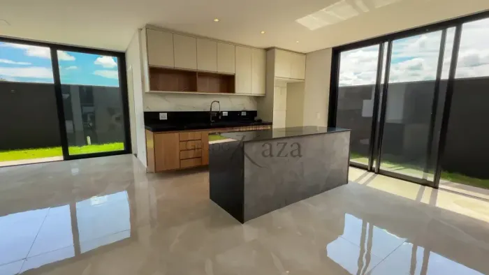 Casa Alto Padrão no Verana | 3 Suítes | Piscina | 280m² | Segurança e Lazer Completo