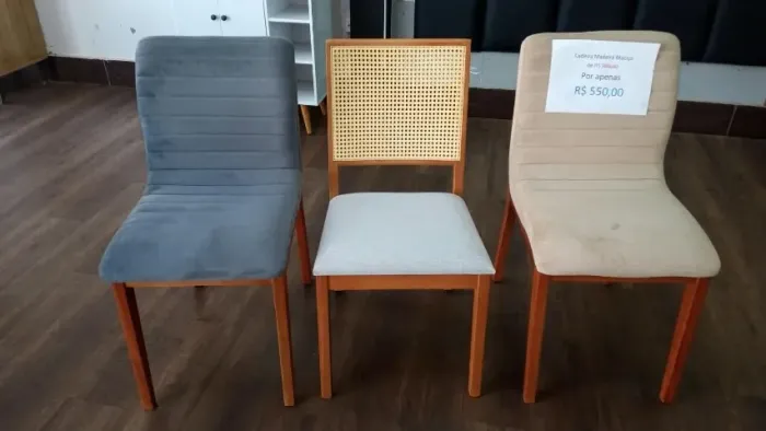 Cadeiras Madeira Maciça - Peças de show room em estado de novas