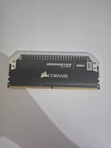 Memória RAM Corsair Dominator Platinum 16GB DDR4 2666MHz