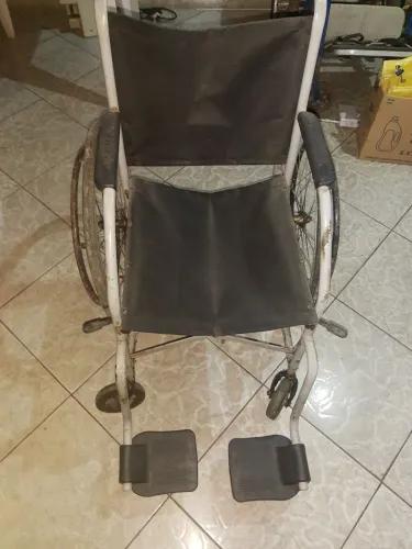 Cadeira de Rodas até 120Kg  bom estado de conservação 