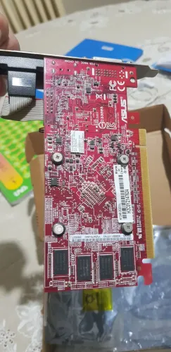 Amd R7 240 2gb placa de video