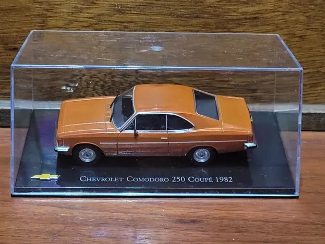 Opala Comodoro 250 Coupe 1982 - Coleção Chevrolet Collection - Carrinho Miniatura 1/43
