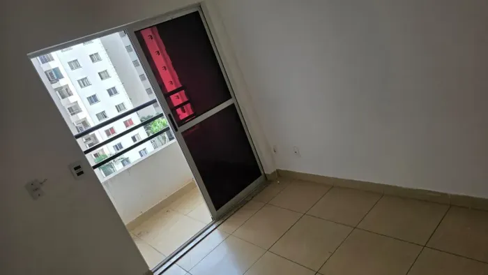 Apartamento no Condomínio Rosa dos Ventos. Com 2 quartos, 1 vaga de garagem