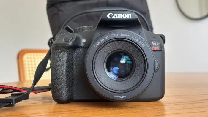 Canon EOS Rebel T7 