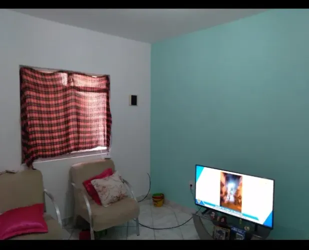 Casa a venda em brotas. Desce a ladeira em frente cemitério municipal.