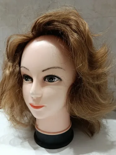 Peruca cabelo humano. louro mel.